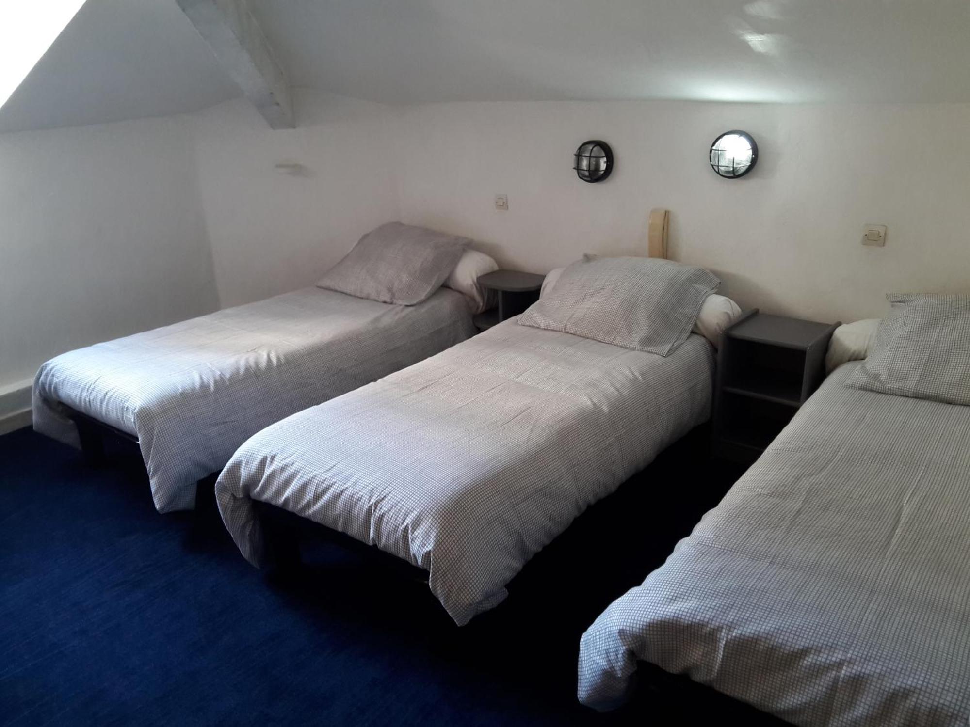 Economy Triple Room,843486014:JPEG
